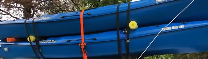 two kayak on the roof without rack using pool noodles method